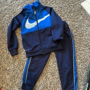 Nike dry fit set